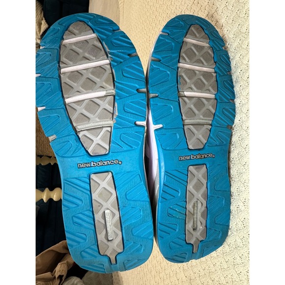 Size 10 - New Balance 1540 V2 Blue Bell/White womens running walking shoe - Picture 2 of 9